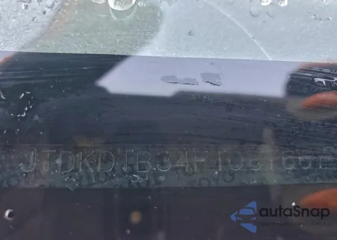 2015 Toyota Prius C z USA, uszkodzony, nr VIN JTDKDTB34F1087667